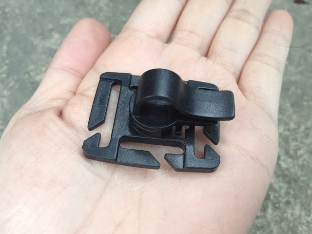Molle Shop Australia Drink Tube Clip Drink Tube Clip Type A Vertical MSA0226